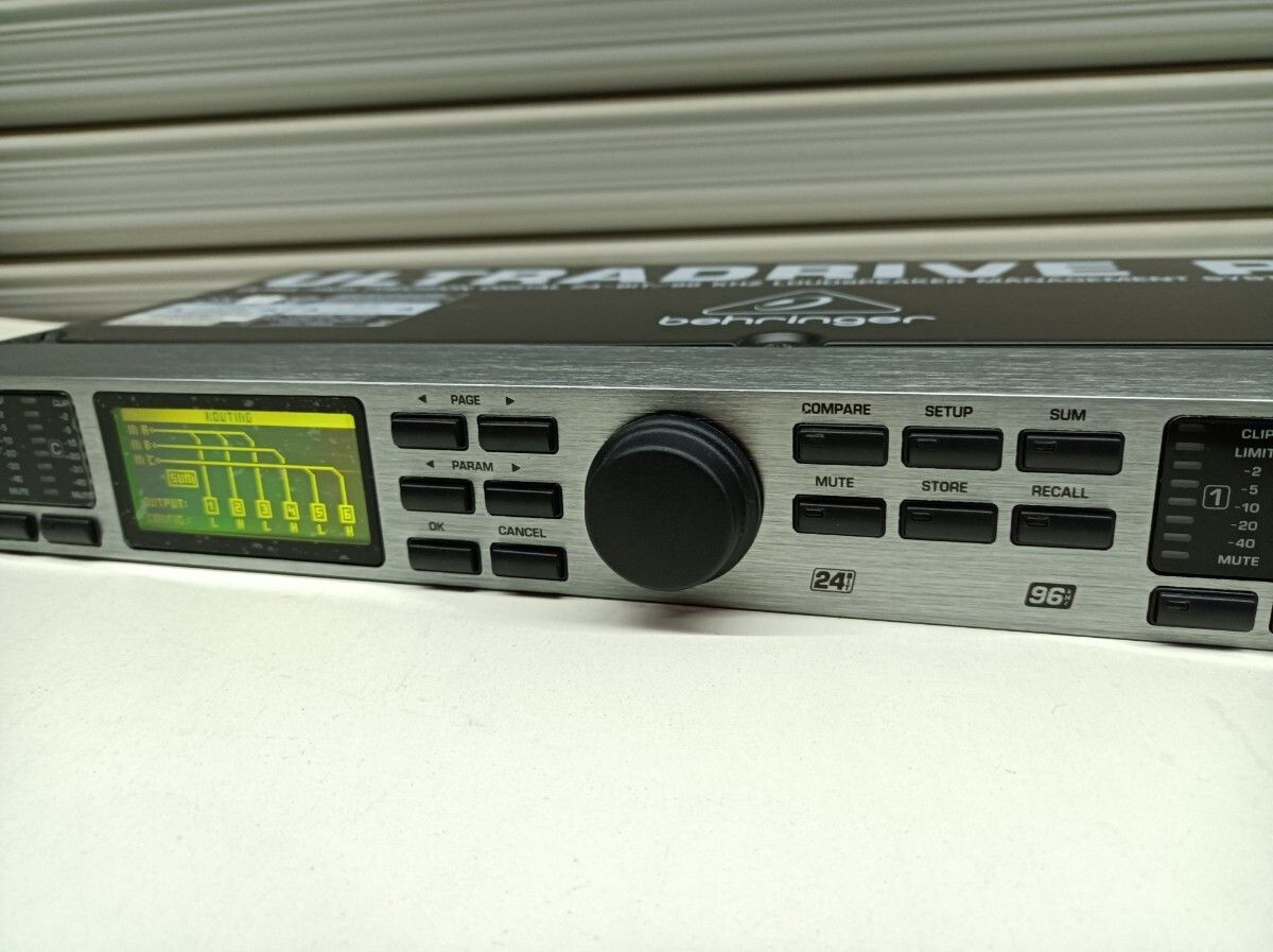 Behringer DCX2496