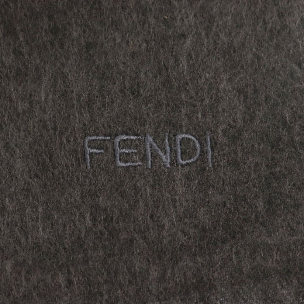 美品　フェンディ　FENDIロゴ刺繍　グレー　ウール　マフラー　ストール 美品 フェンディ FENDIロゴ刺繍 グレー ウール マフラー