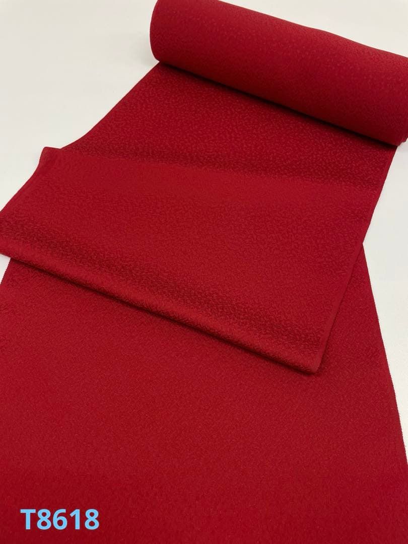 色無地 紋意匠 朱・緋色 正絹 反物 色無地 紋意匠 朱・緋色 八掛付 正絹 反物 - メルカリ