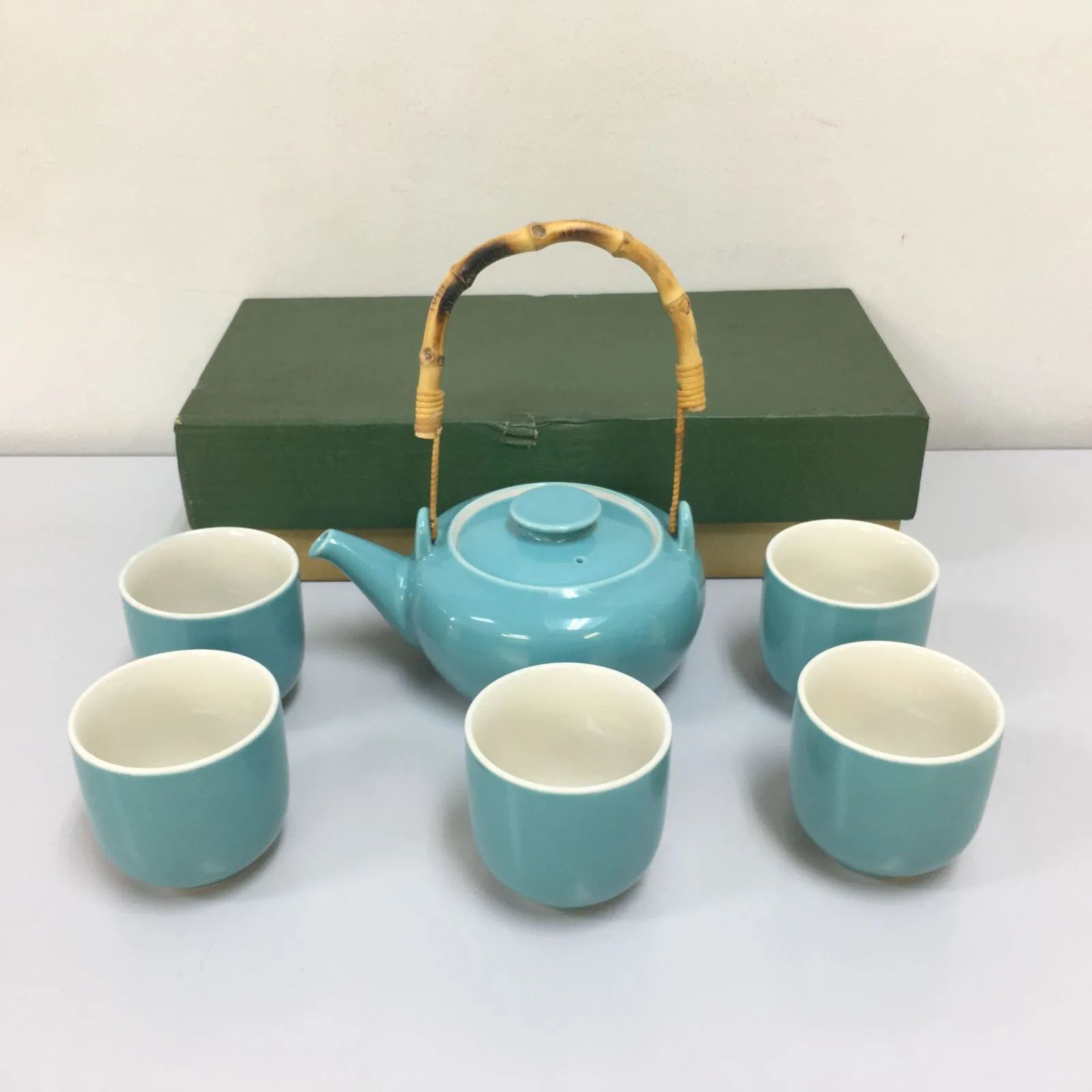 青瓷手びねり 急須と湯呑み5客セット 〇急須 陶器 湯呑み 緑 青磁 5客セット - メルカリ