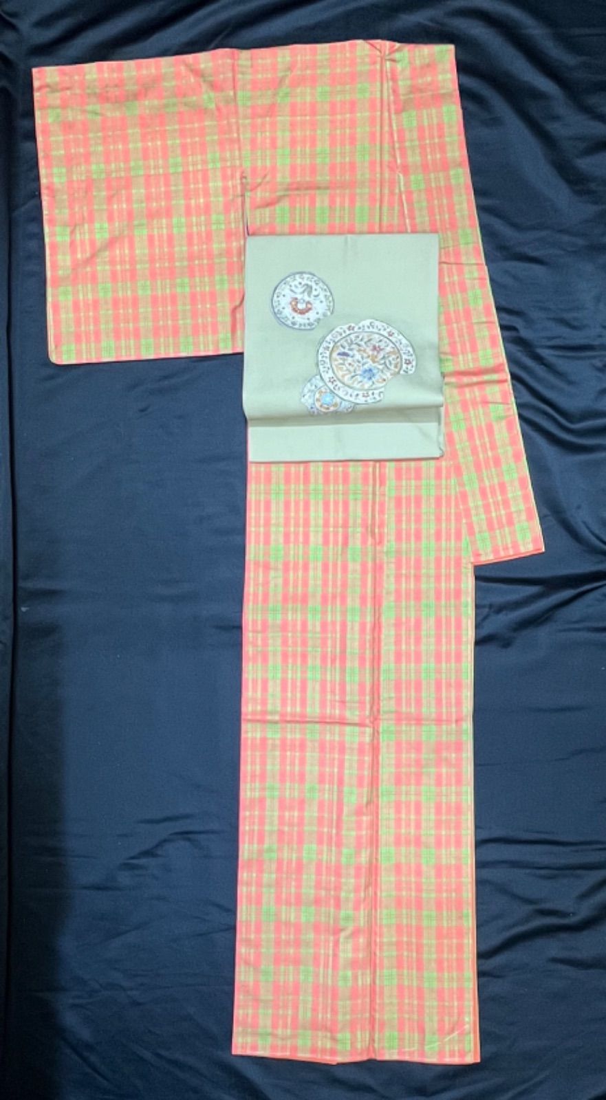 豪華絢爛綺麗美品身丈164cm裄丈69cm深緑亀甲紬正絹小紋袷広襟