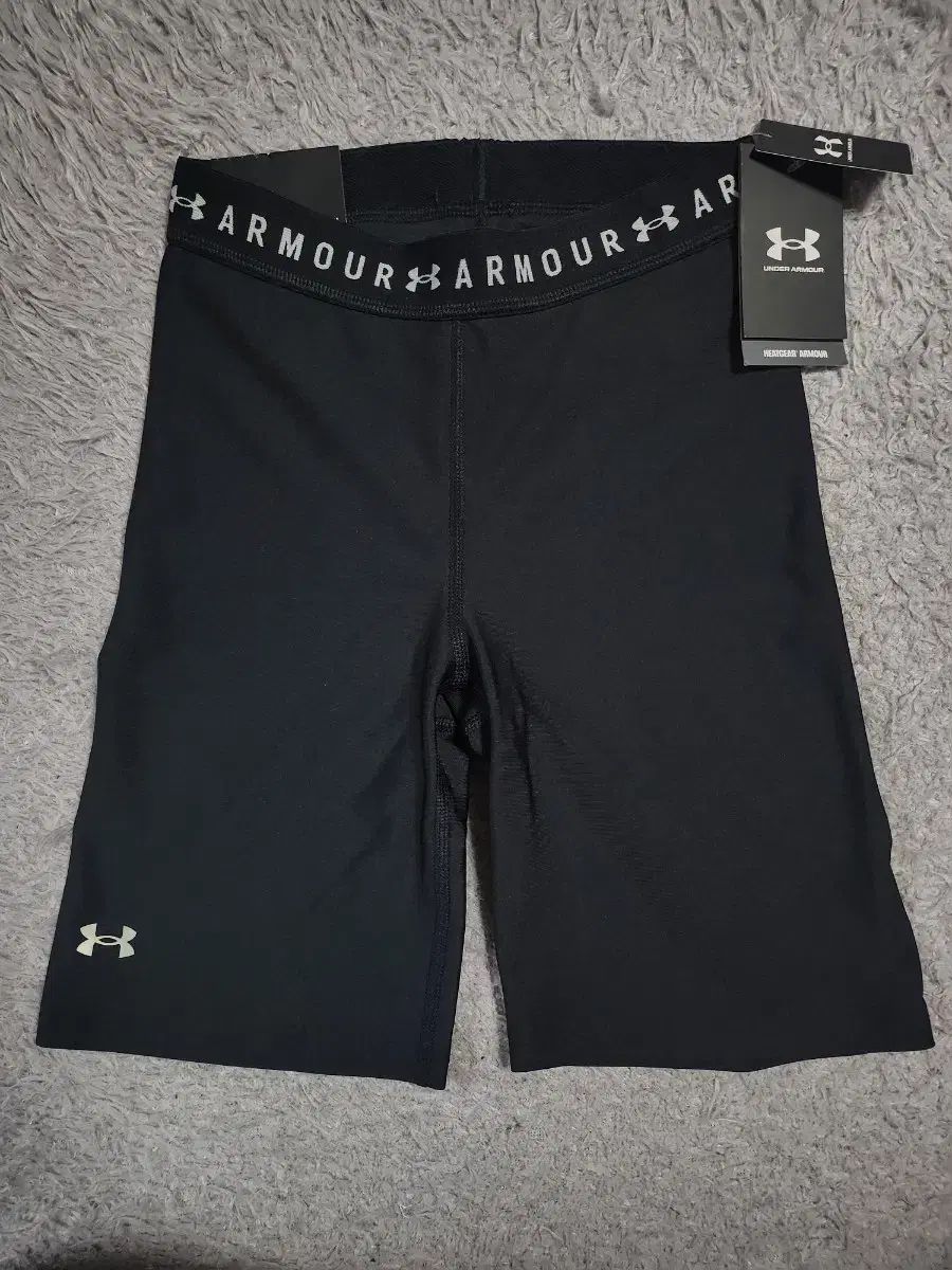 SUKALA シャインストレッチアシンメトリーチュニック　黒　Mサイズ　新品 SUKALA シャインストレッチアシンメトリーチュニック 黒 Mサイズ