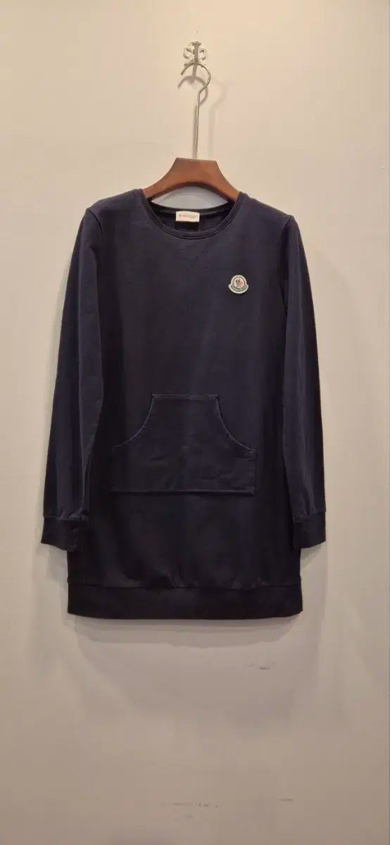 モンクレールキッズ 14 ネイビー ポケット t シャツ