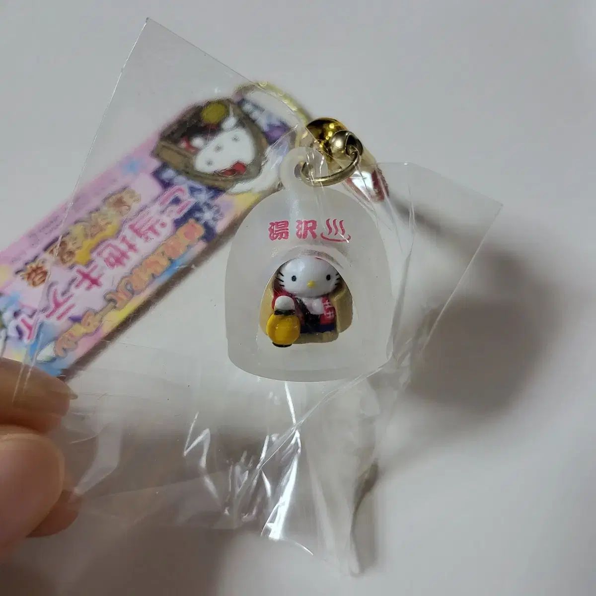 正規 ハローキティ レトロ ベル 3 ストラップ キティ 温泉 地域限定 ストラップ
