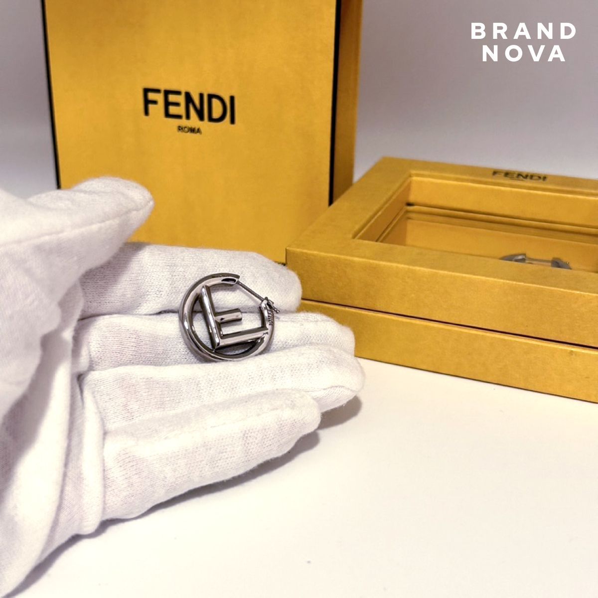 アルミ 【箱あり】FENDI エフイズフェンディ ピアス