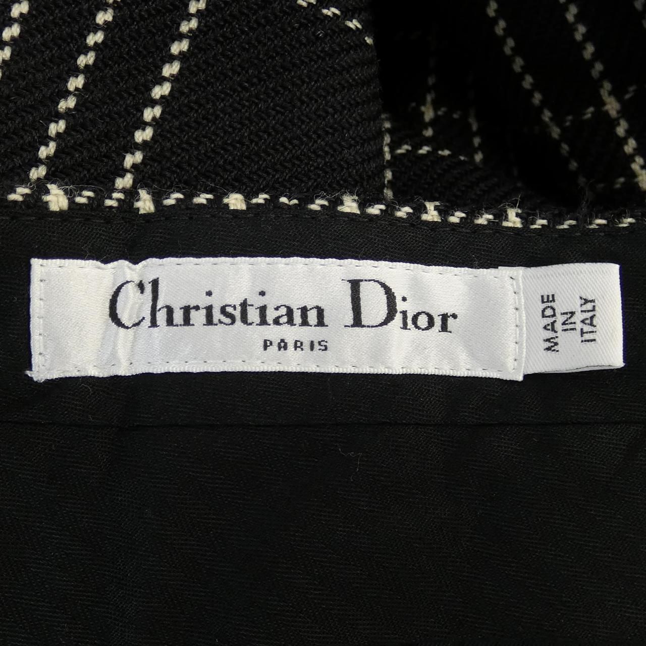 CHRISTIAN DIOR