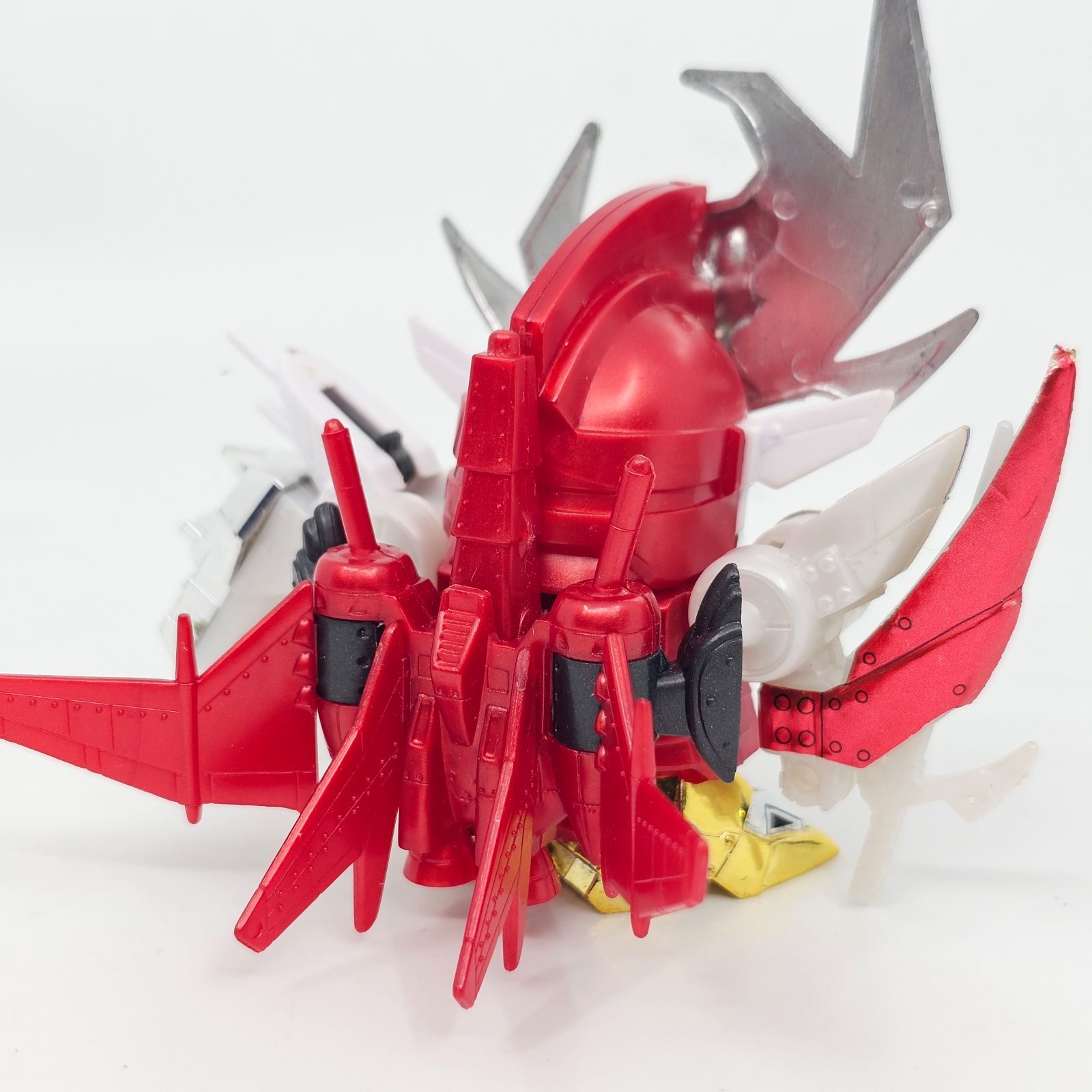 SDガンダム　BB戦士　武者頑駄無　ガンプラ　ジャンク 金属感溢れるメッキの鎧をまとい、和シールが戦国武将の雰囲気を演出