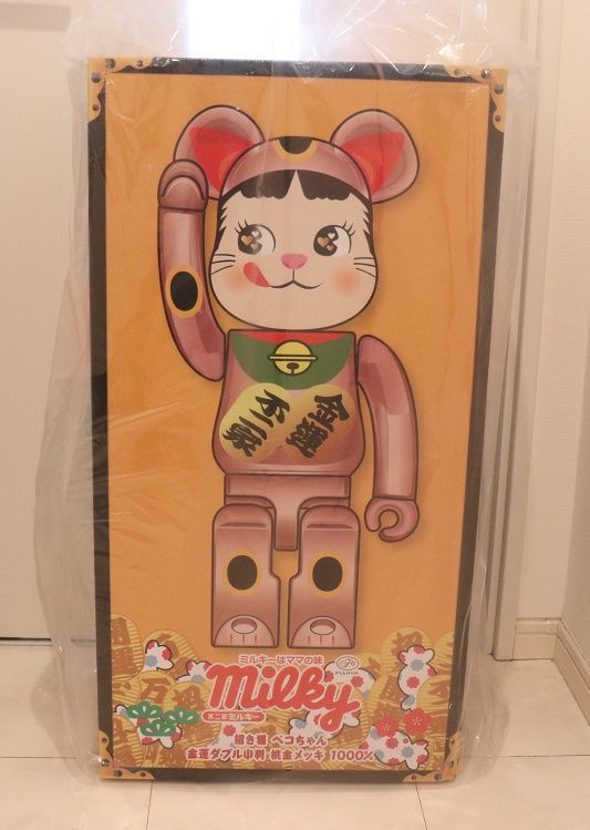 新品BE@RBRICK 招き猫 ペコちゃん 金運 ダブル小判 桃金メッキ 1000