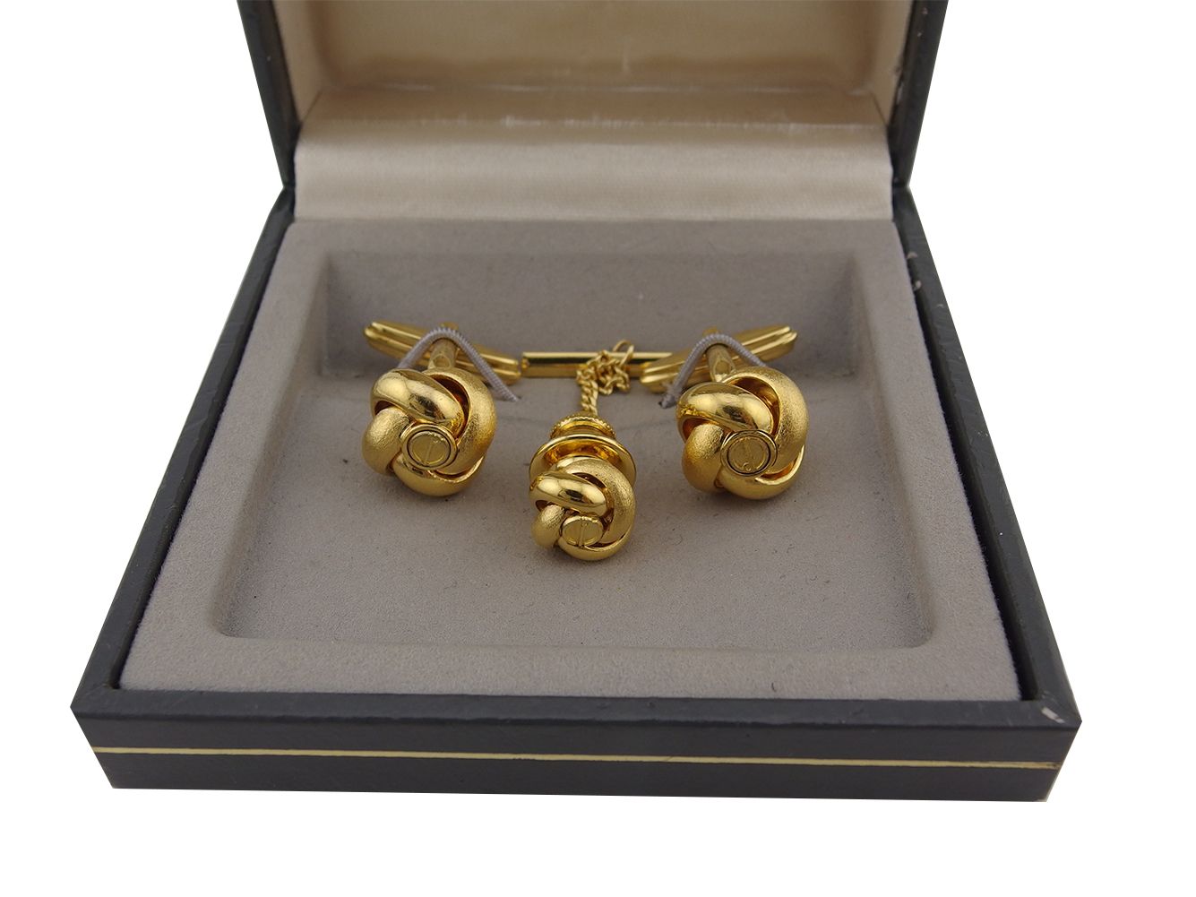 【X'masセール★30%OFF】ダンヒル Dunhill カフス2アイテムセット dマーク スウィヴル式 タイタック ゴールド ブラック レディース 中古 ダンヒル Dunhill カフス 2アイテムセット dマーク スウィヴル式