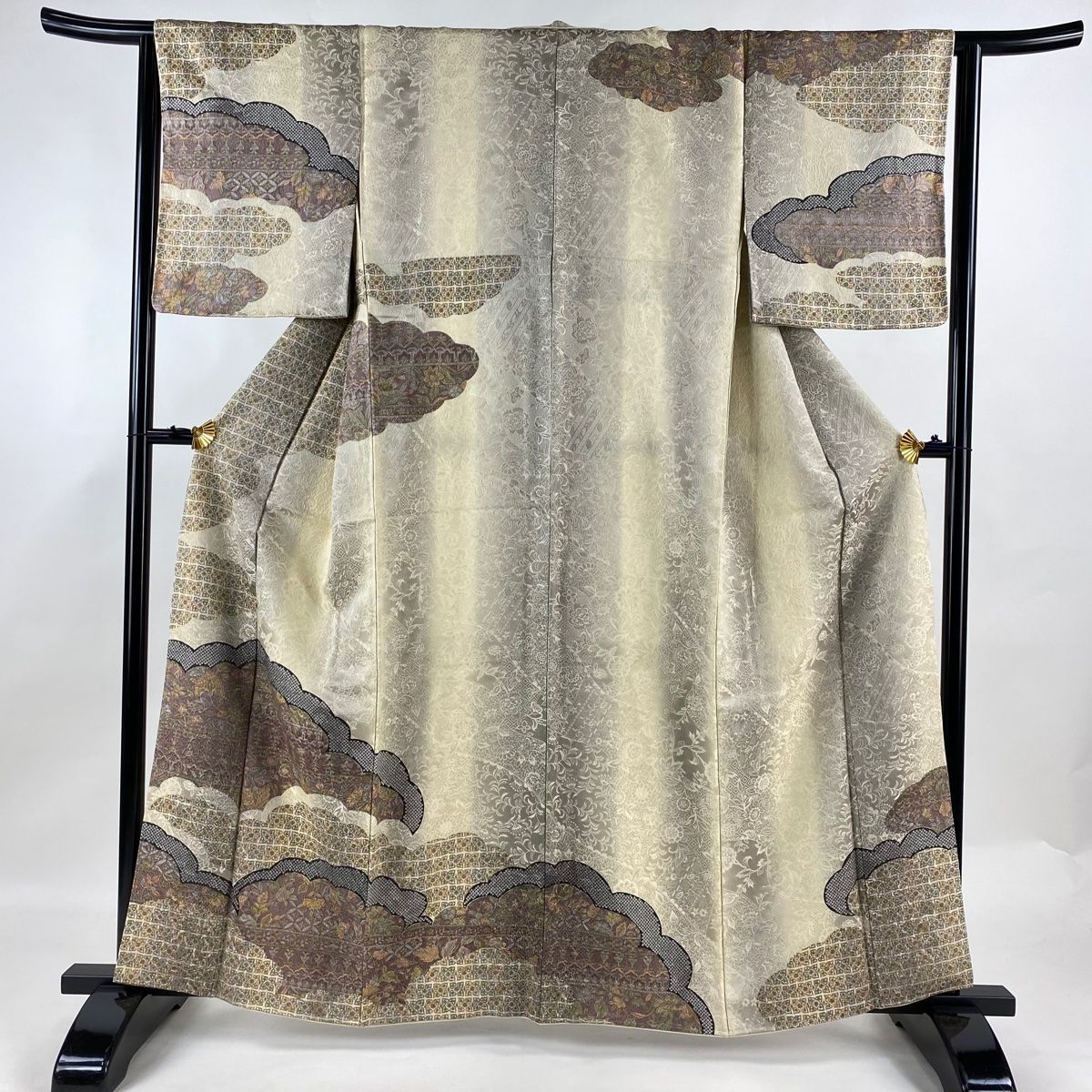 訪問着 身丈160.5cm 裄丈64cm M 袷 雲文 草花 ベージュ 正絹 名品