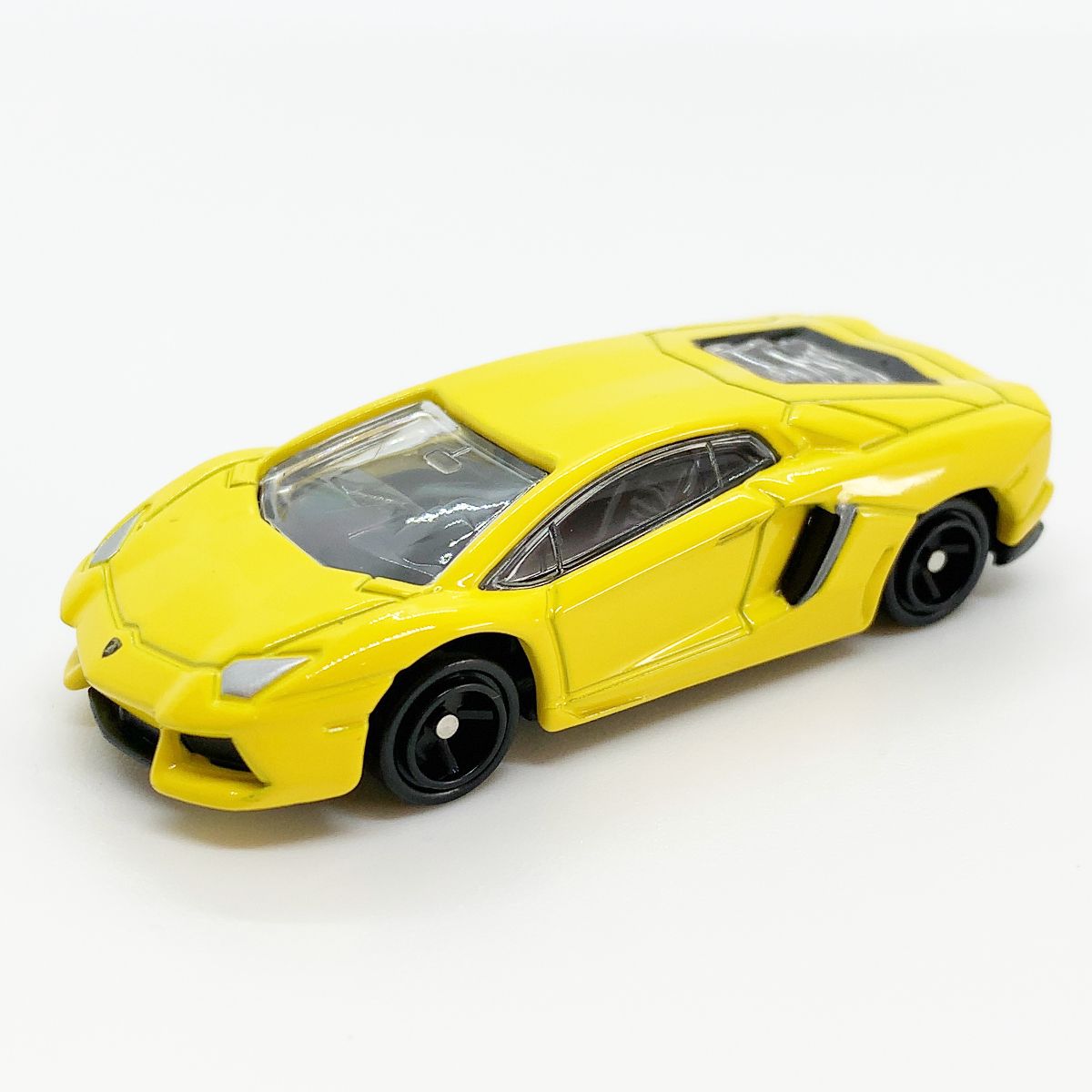 アジア限定 トミカ４点 ランボルギーニ×2、GT-R、Gクラス X57 I'm jealous of the limited edition vehicles! Overseas Asia