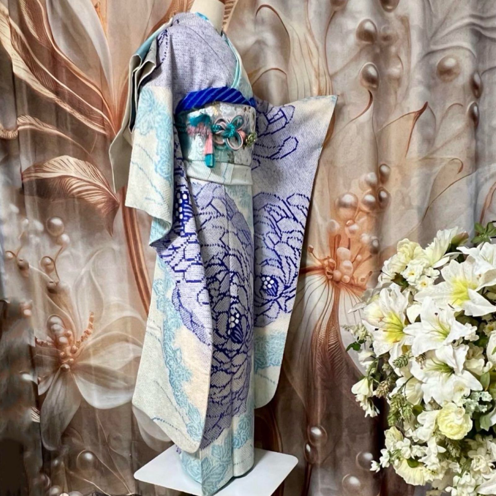 正絹 青色 花柄 振袖 着物単品 （京都きもの友禅 モデル着用