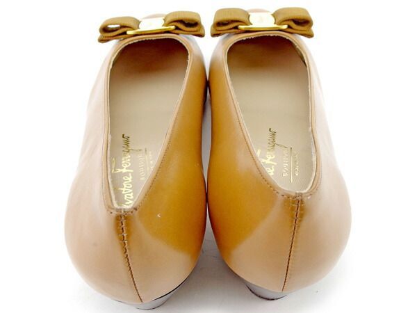 サルバトーレフェラガモ　パンプス サルバトーレフェラガモ Salvatore Ferragamo ☆フラワー柄パンプス