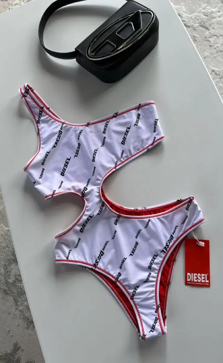 DIESEL ディーゼル ロゴ 印刷 ビキニ ホワイト|レッド