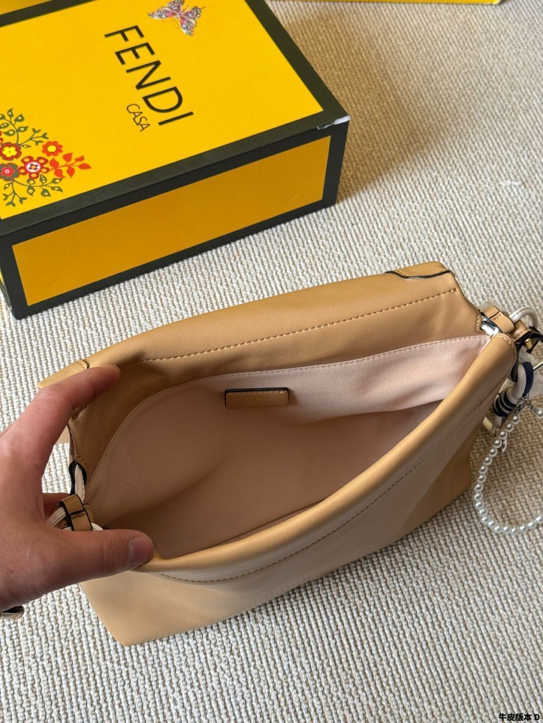 今日特価】Fendi Mamma Baguette フェンディ マンマ バゲット