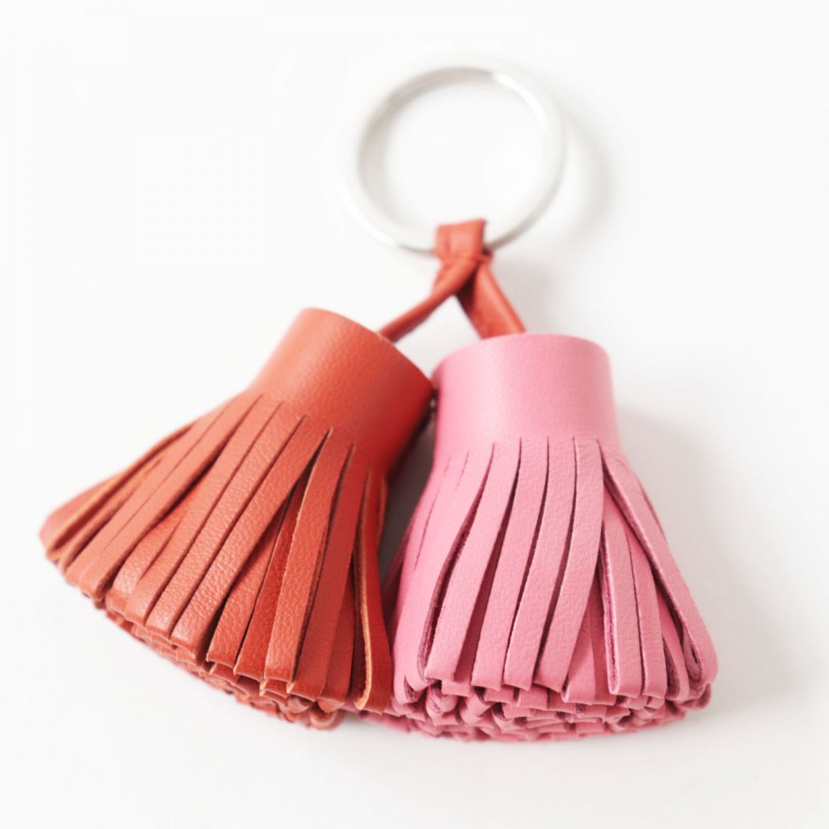 HERMES エルメス カルメン ウノドス フリンジ チャーム ピンク