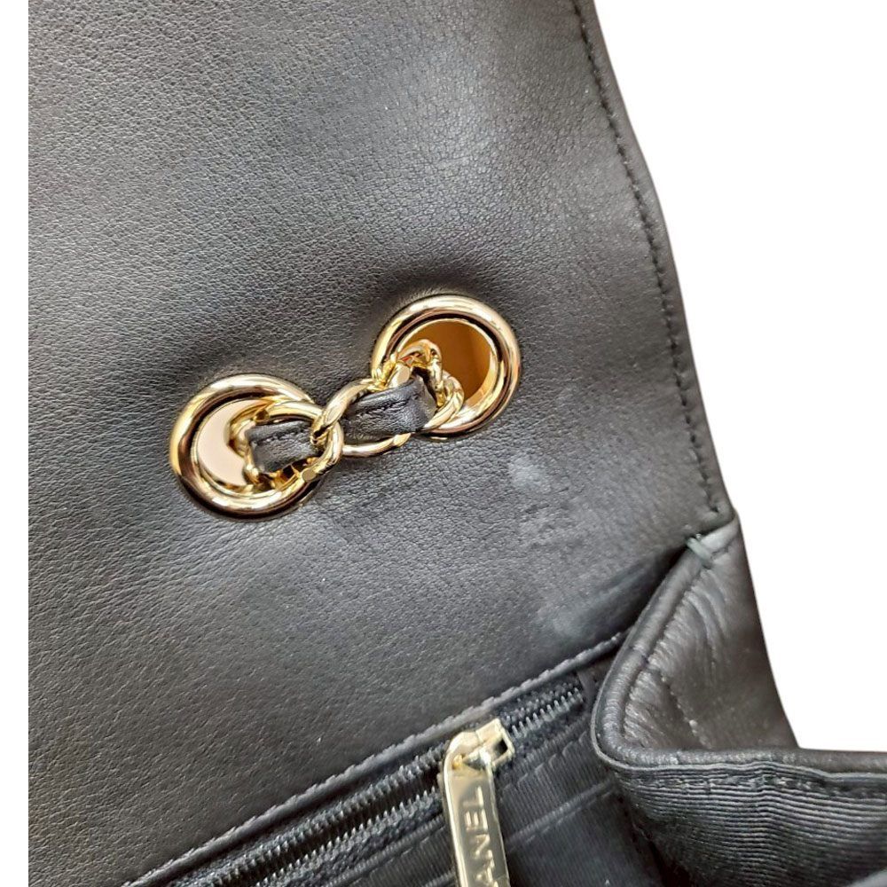 シャネル CHANEL ブラック ラムスキン VステッチWチェーン
