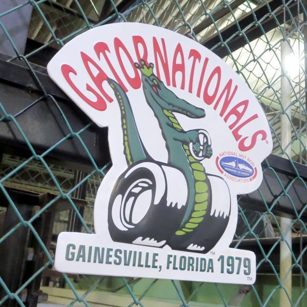 ダイカットエンボス メタルサイン NHRA GATOR NATIONALS【ブリキ看板