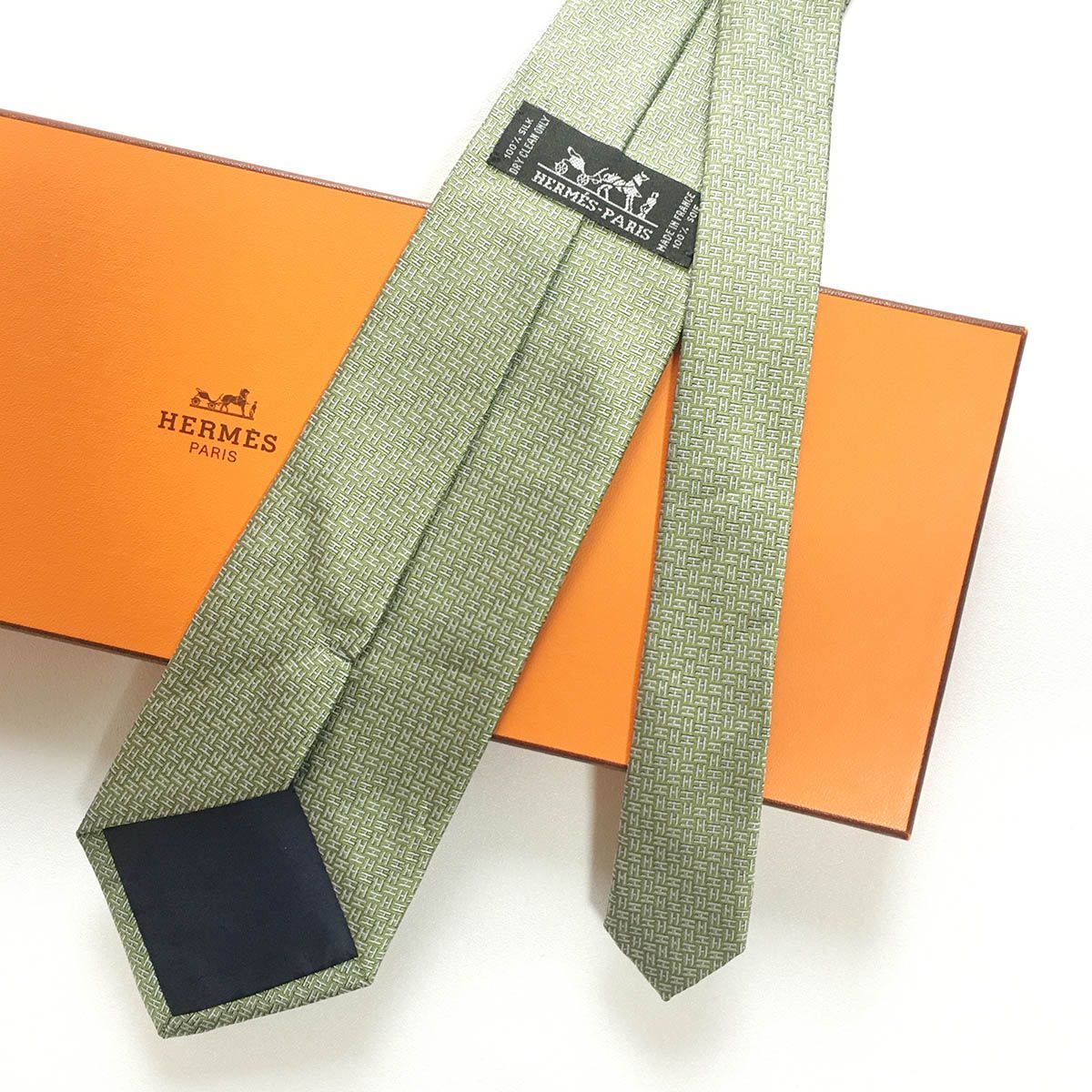 【美品】HERMES ネクタイ 花 植物柄 グリーン系 シルク フランス製 楽天市場】【アパレル】HERMES エルメス ネクタイ 総柄 シルク