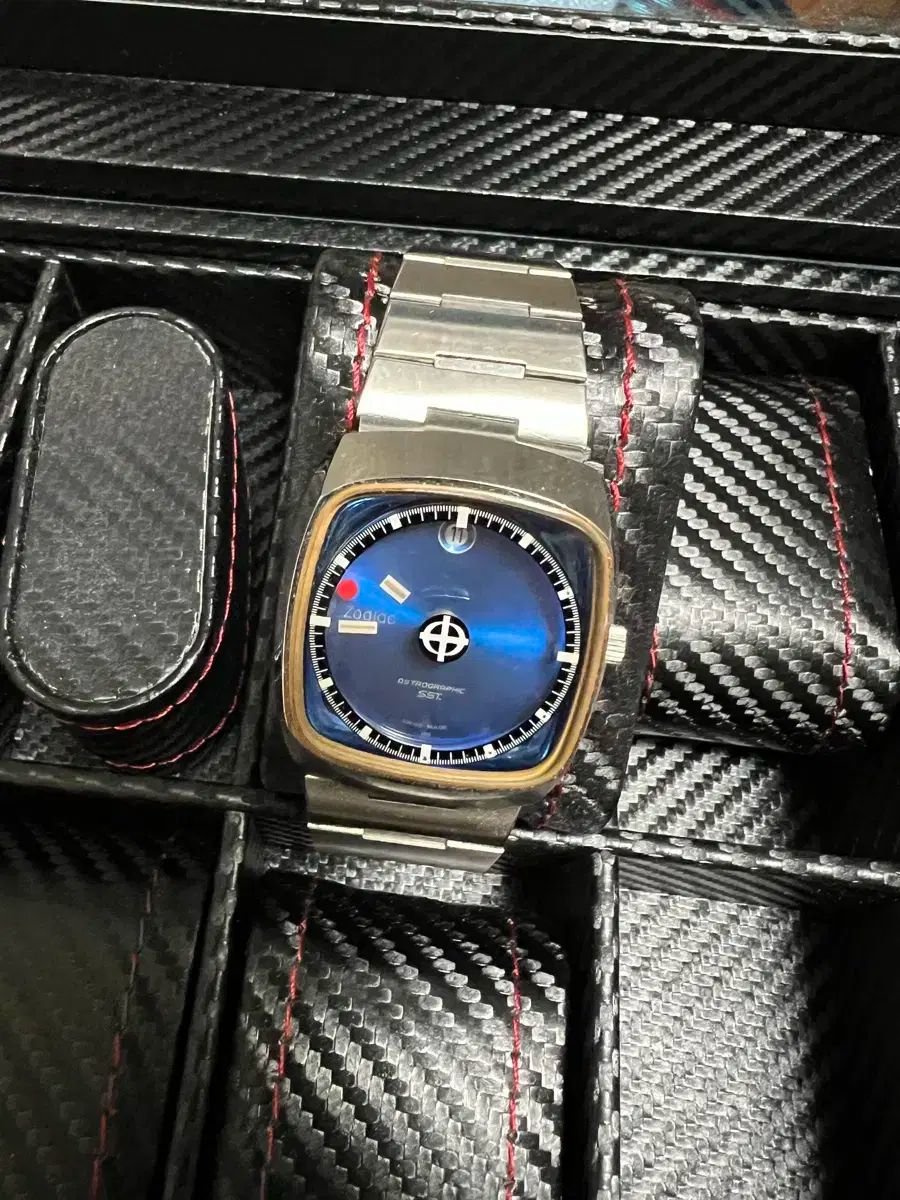 ゾディアック時計 青 カラー ダイアル メタル時計