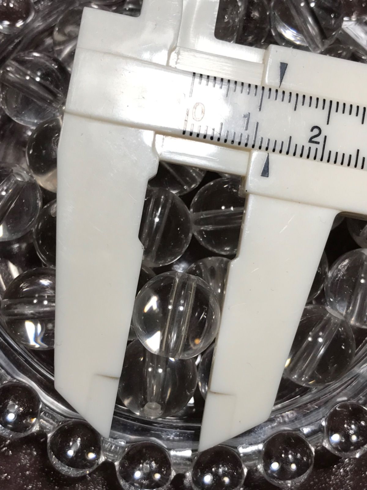約12mm玉⁂水晶/クリスタルクォーツ】約2mm穴/パーツ/50個 - メルカリ