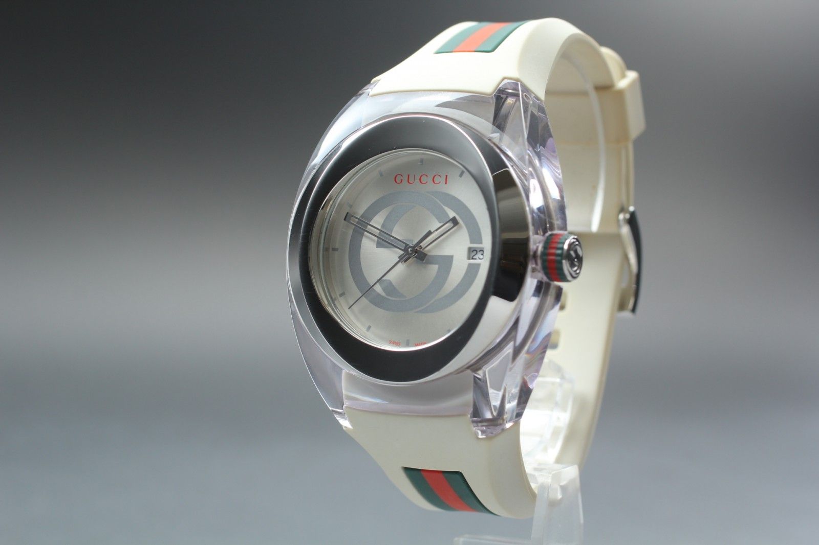 グッチ GUCCI SYNC 137.1 メンズ 腕時計 ホワイト シェリーライン クオーツ スイス製 5気圧防水 シリコンベルト ビッグフェイス モデル