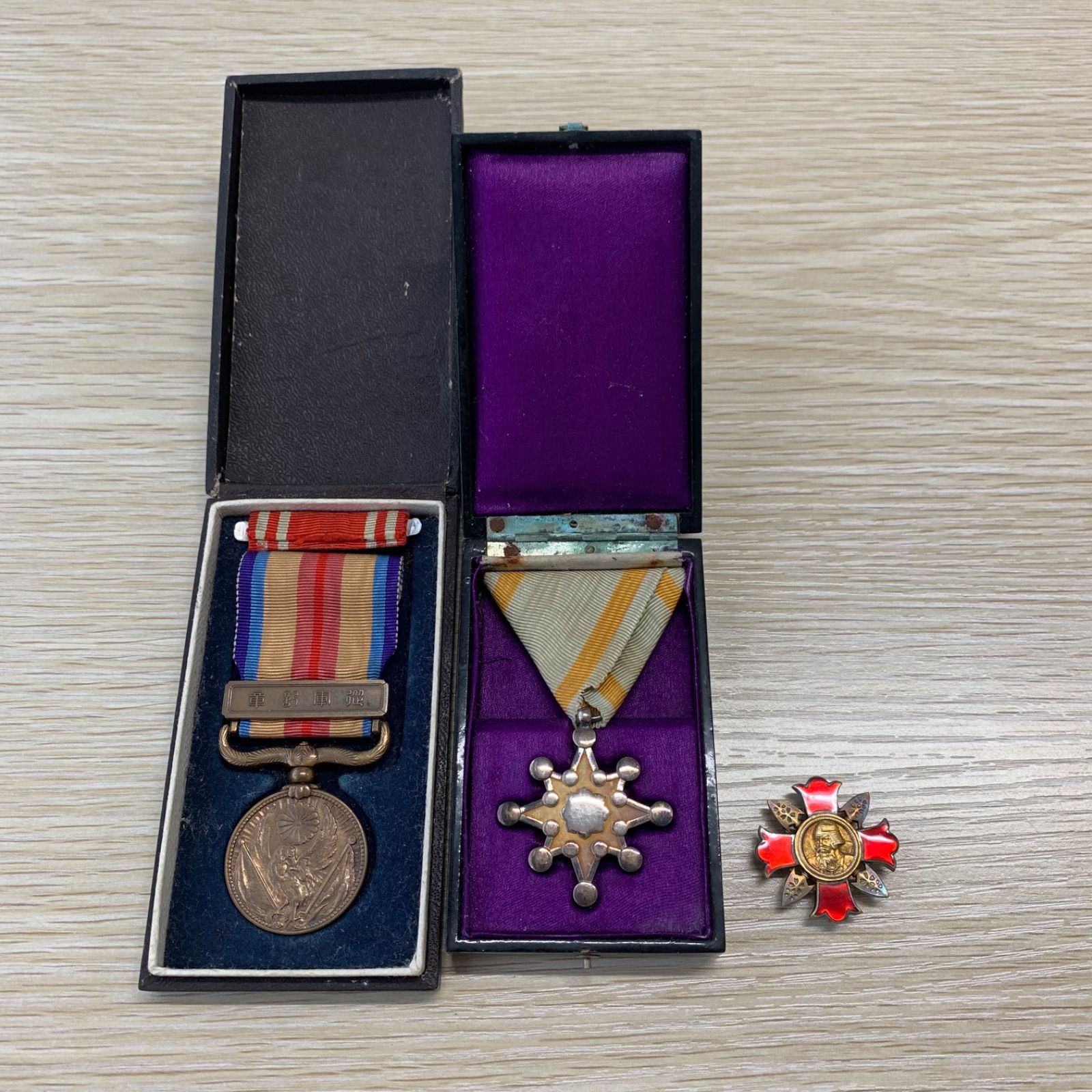 ☆旧日本軍 勲章 志那事変従軍記章/勲八等瑞宝章/襟章/バッチ/