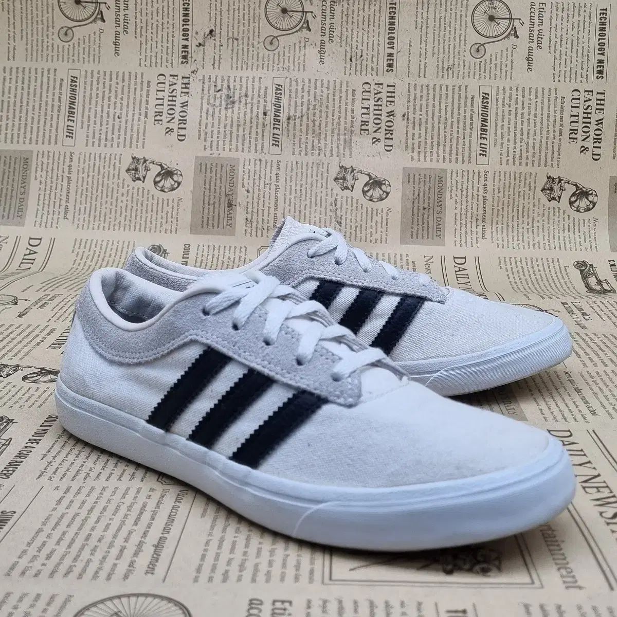 adidas(アディダス) セルウッド レディーススニーカー 230