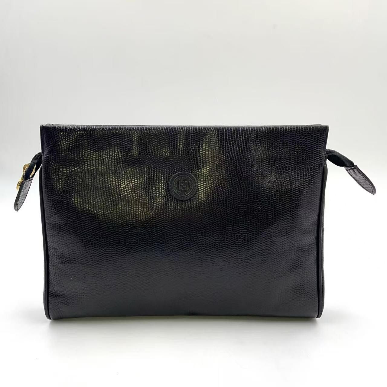 FENDI 黒 レザー ブラック クラッチバッグ ゴールド - メルカリ