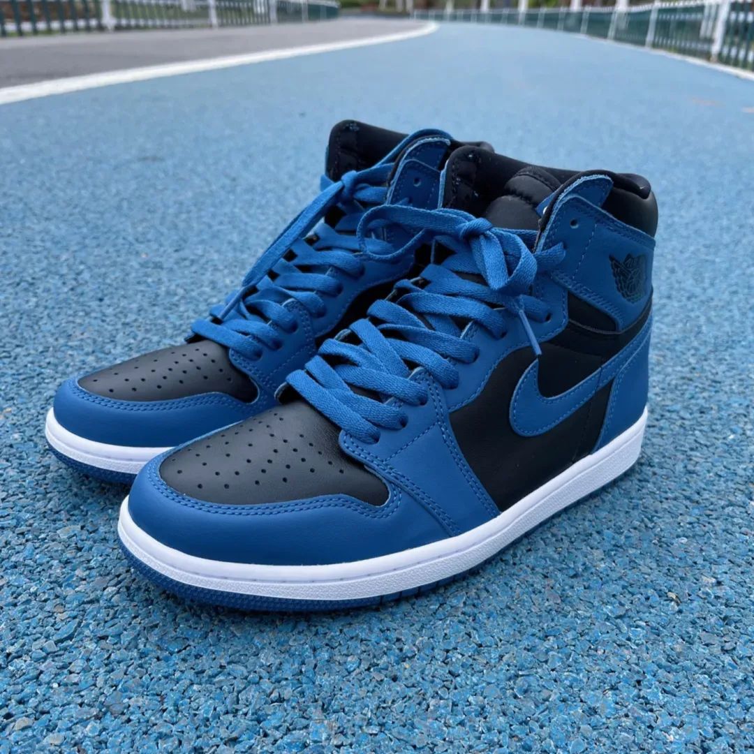 NIKE(ナイキ) AIR JORDAN1 RETRO OG Dark Marina Blue 555088-404 エアジョーダン1 ダークマリーナ ブルー ハイカットスニーカー ブルー/ブラック - メルカリ