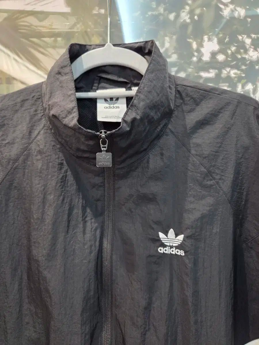 ウインドブレーカー