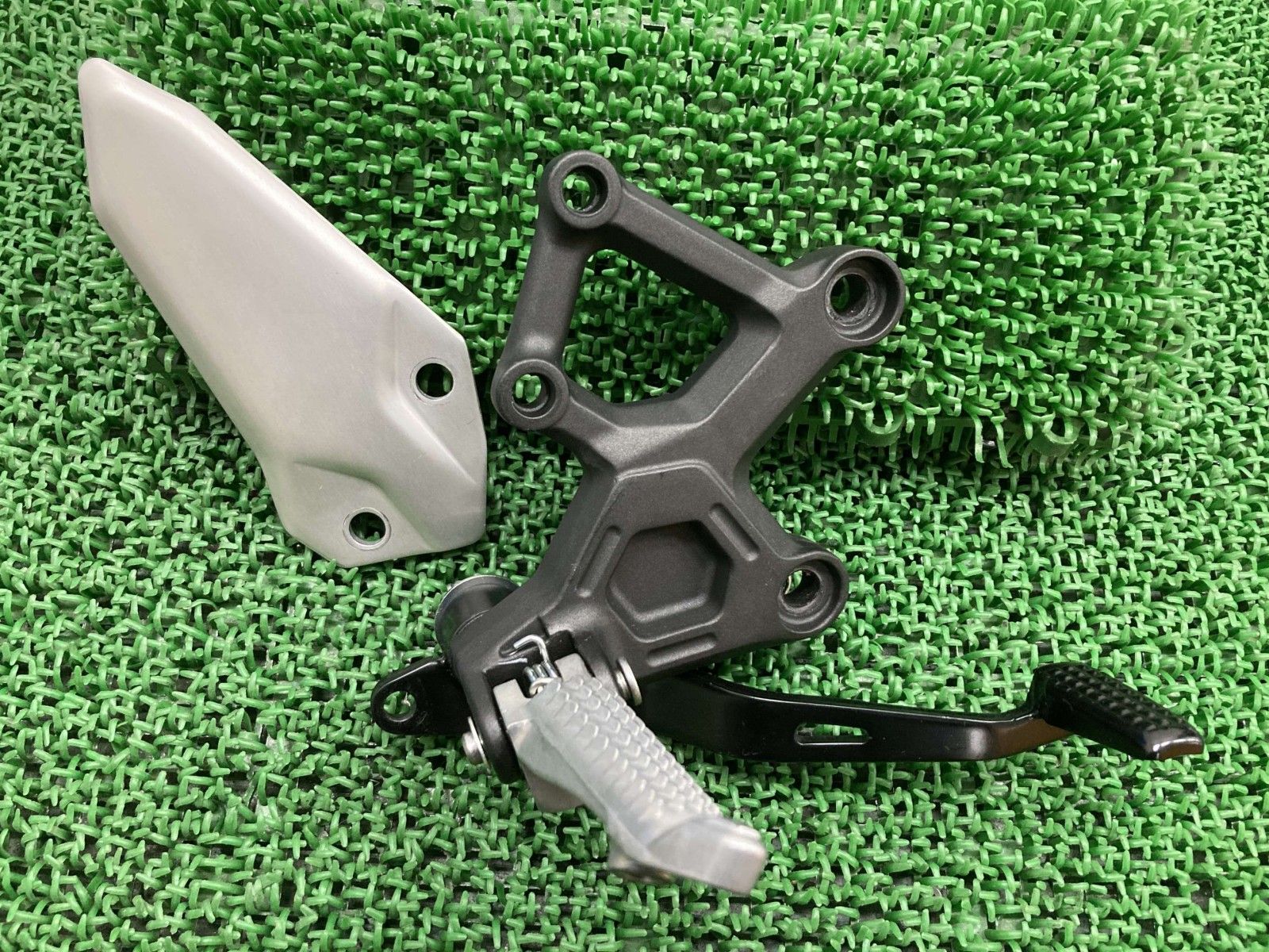 ZX-25R ステップ 右 SKT カワサキ 純正 バイク 部品 ZX250E ブレーキペダル ペグ ヒールガード コケキズ無し 車検 Genuine fJ
