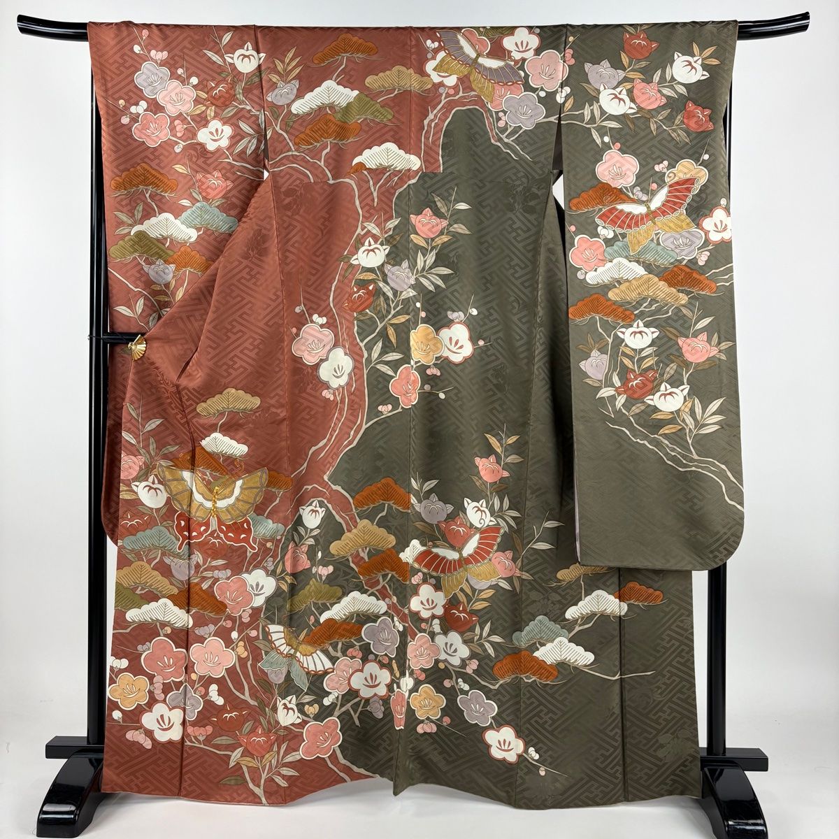 振袖 身丈166cm 裄丈68.5cm L 袷 蝶 松梅 金糸 金彩 赤茶 正絹