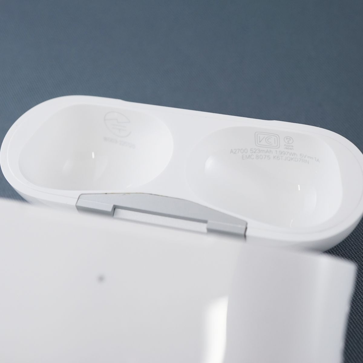 Apple AirPods Pro 第二世代 充電ケースのみ USED美品 ワイヤレス