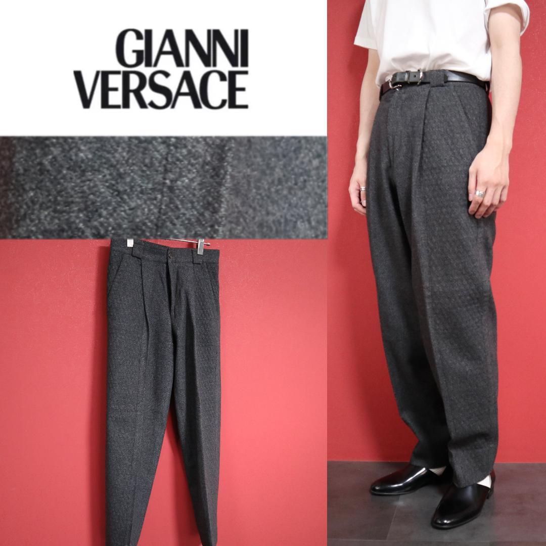 【希少デザイン】Gianni Versace 前面型押しデザイン スラックス 希少デザイン】Gianni Versace 前面型押しデザイン スラックス - メルカリ
