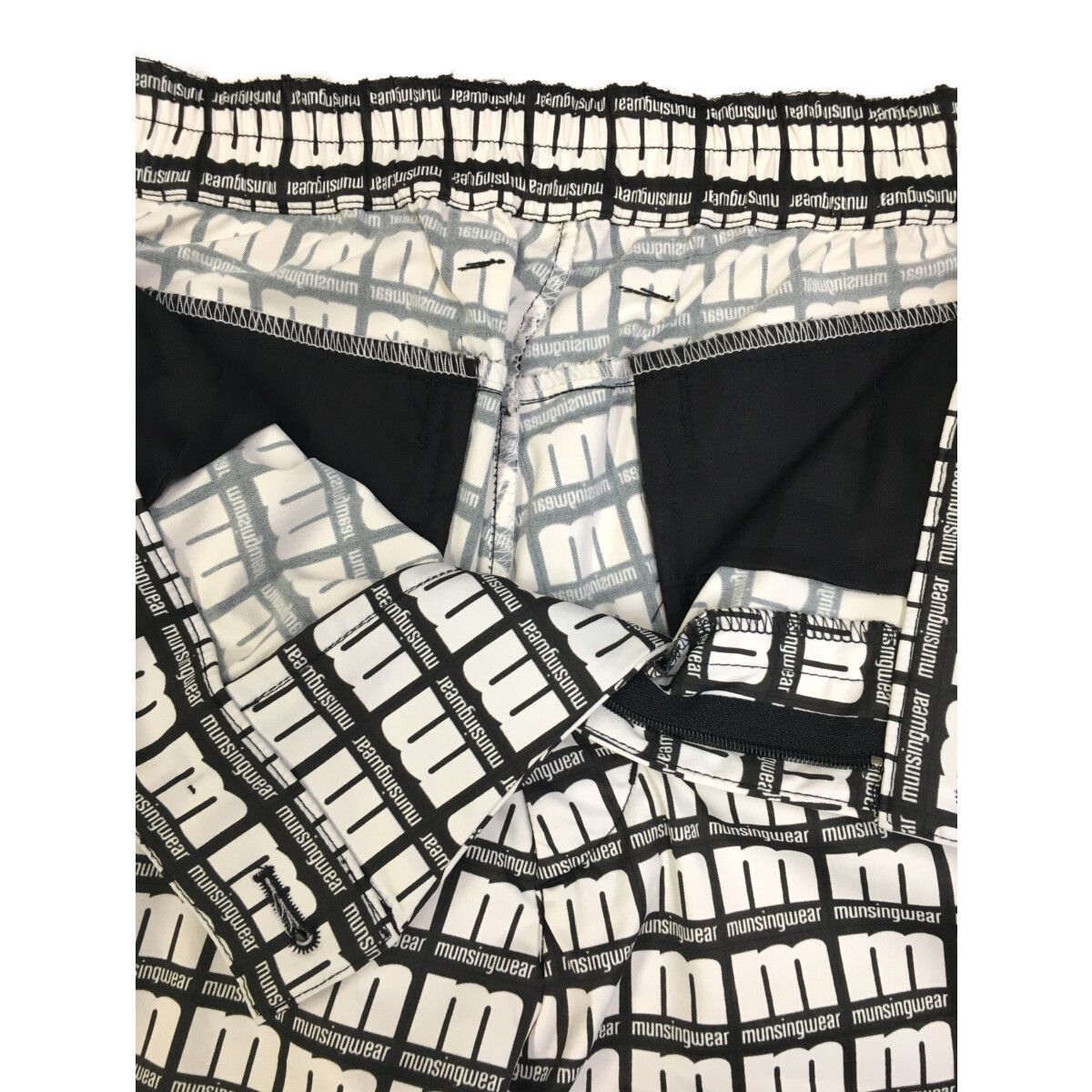 Munsingwear - coco 中古 マンシングウェア Munsing wear メンズ ハーフパンツ  79-83cm 黒×白 ストレッチ Munsingwear - coco 中古 マンシングウェア Munsing wear メンズ