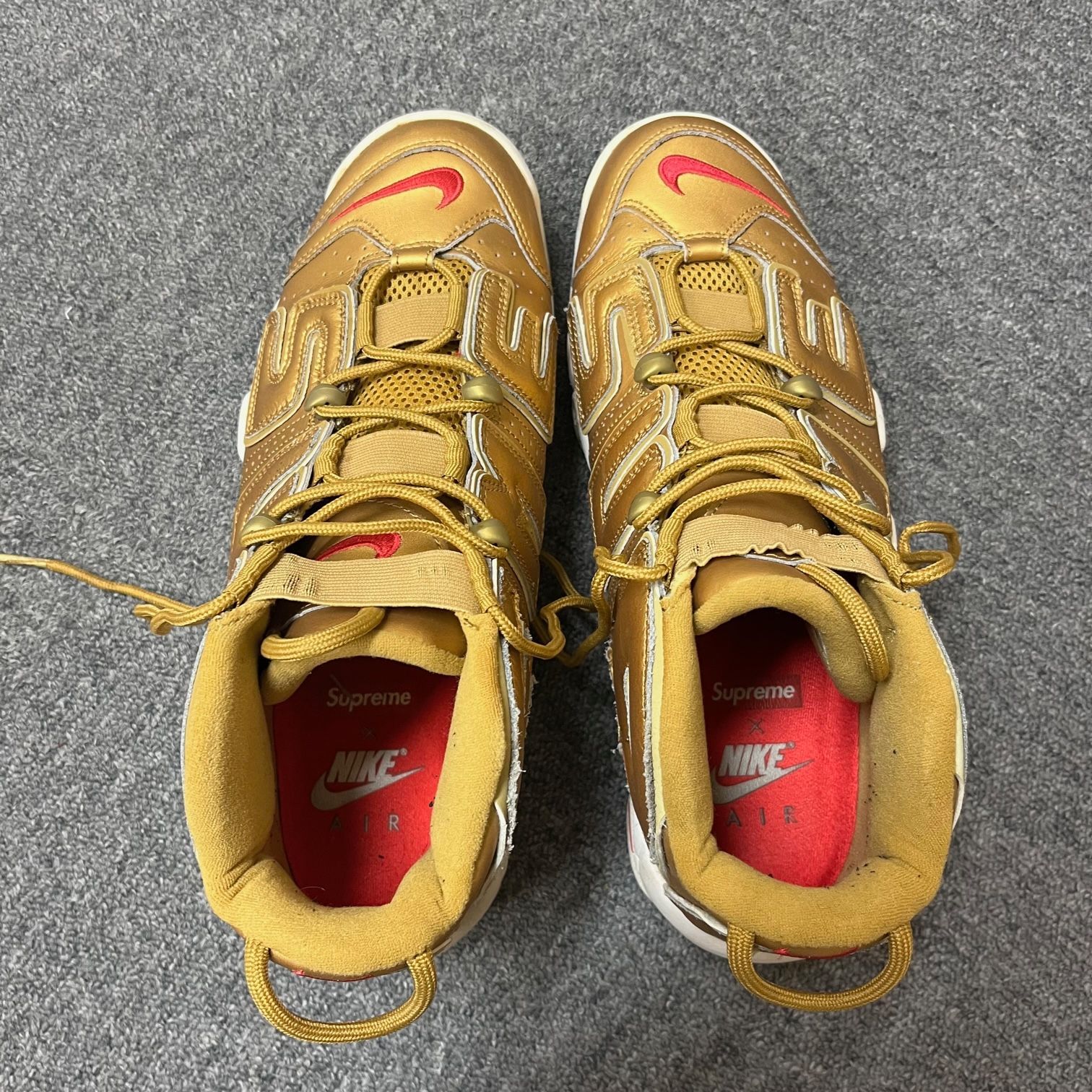 SUPREME × NIKE AIR MORE UPTEMPO 