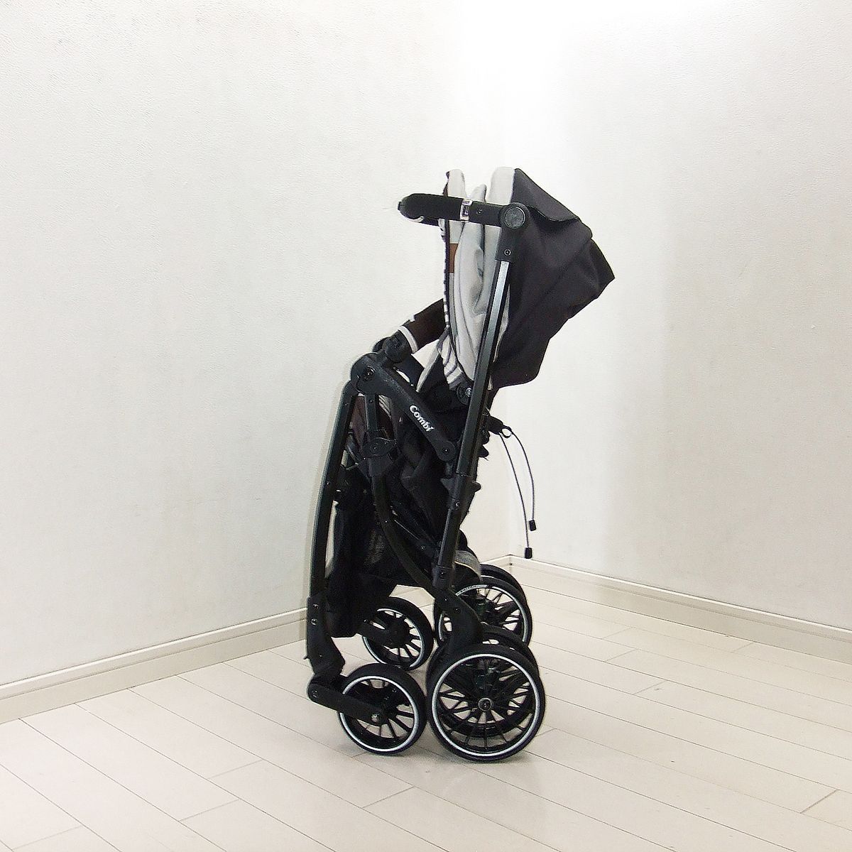 綺麗 ベビーカー 中古 コンビ スゴカルSwitch plus エッグ