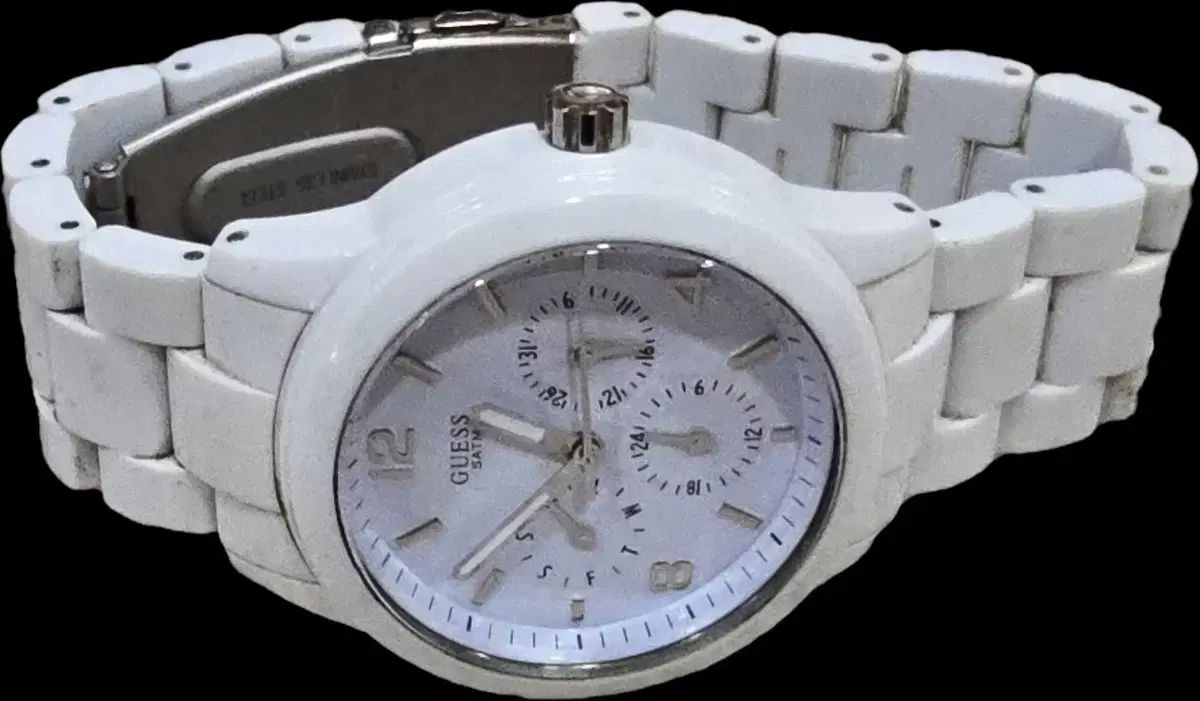 GUESS ユニセックス