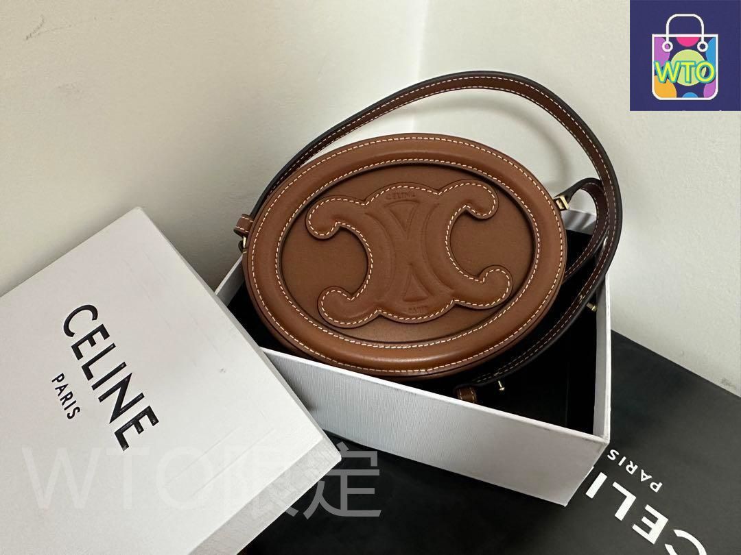 CELINE ミニトリオンフ シャイニーカーフスキン ショルダー