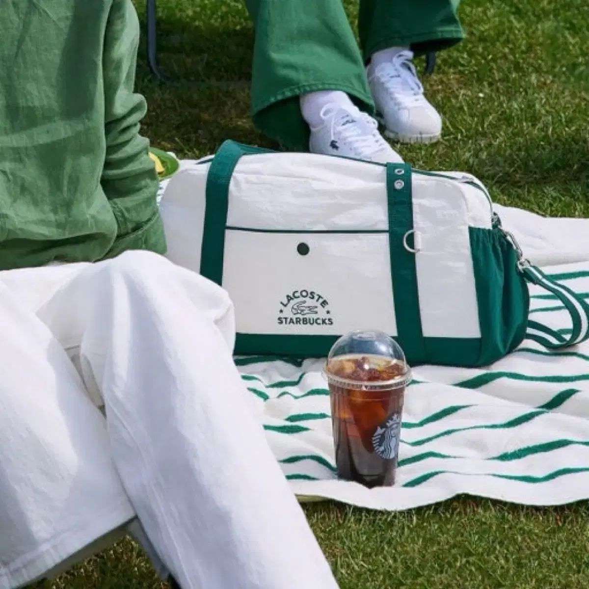 LACOSTE(ラコステ) x STARBUCKS(スターバックス) バッグ - メルカリ