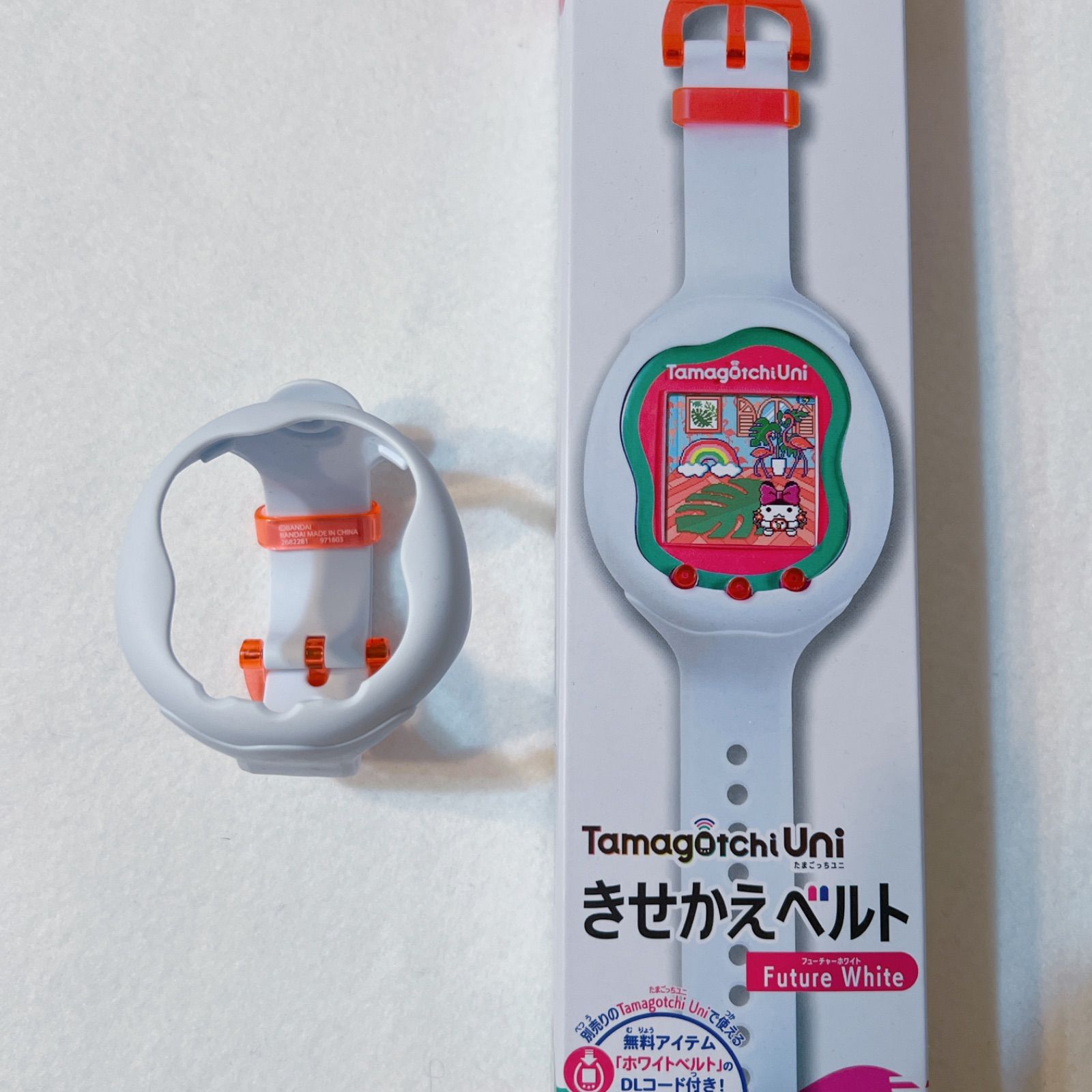 【商品名】 Tamagotchi Uni（たまごっち ユニ） ベルト付き Tamagotchi Uni きせかえベルト Future White | BANDAI TOYS