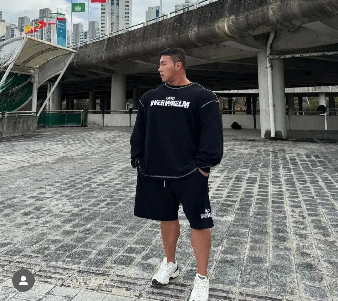 【雷市場（ポンジャン）商品韓国直送】L OVERWHELM(壓倒) ワッフル 長袖Tシャツ