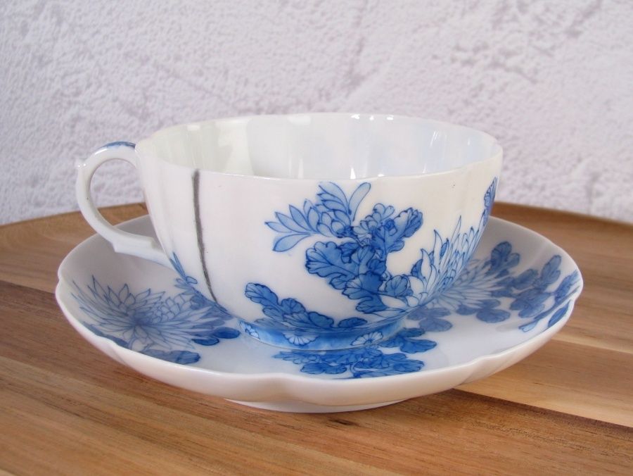 品質も絶対に保証！ 美濃焼名工 加藤五輔製 明治輸 カップ＆ソーサー No8 エッグシェル 菊文|25J033