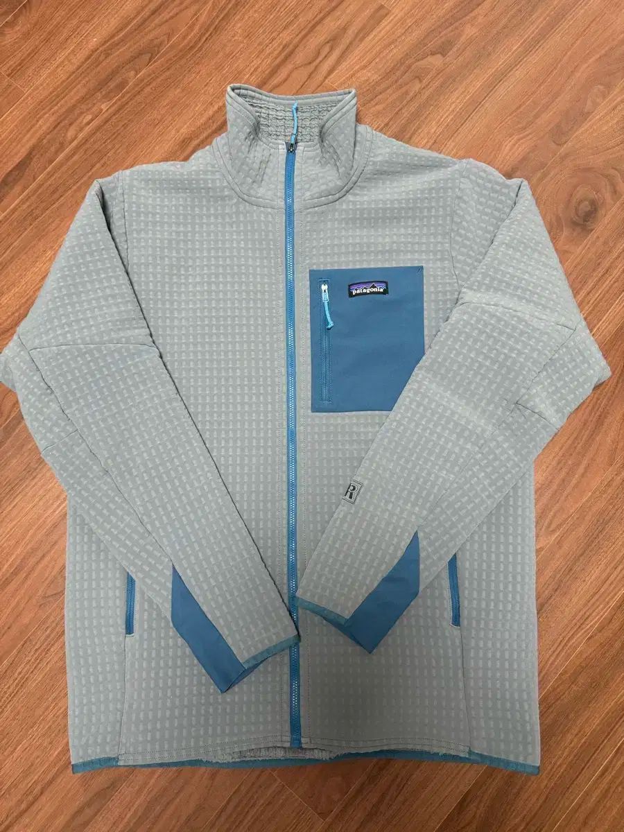 patagonia パタゴニア R2 テックフェイス ジャケット