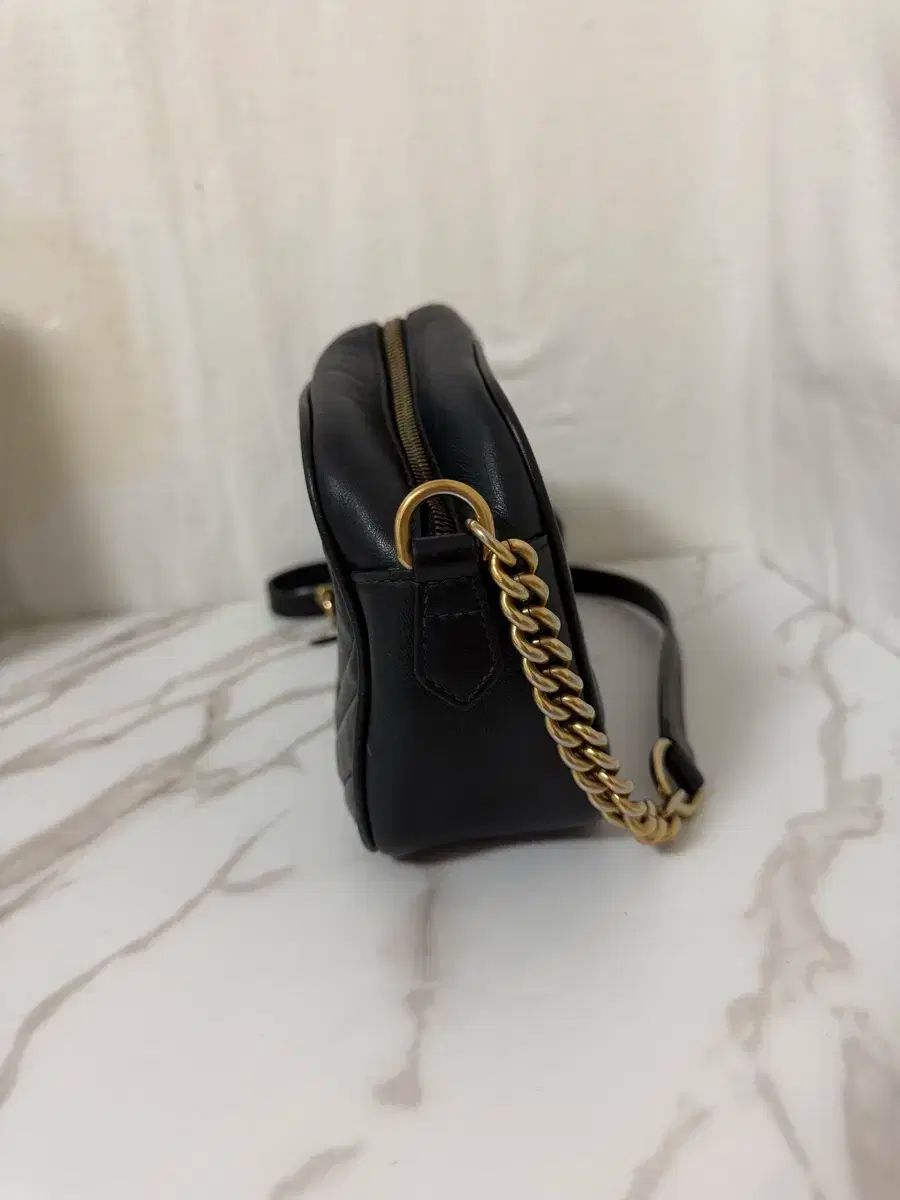 グッチ GG マーモント ブラック クロスバッグ カメラバッグ ゴールド スモール