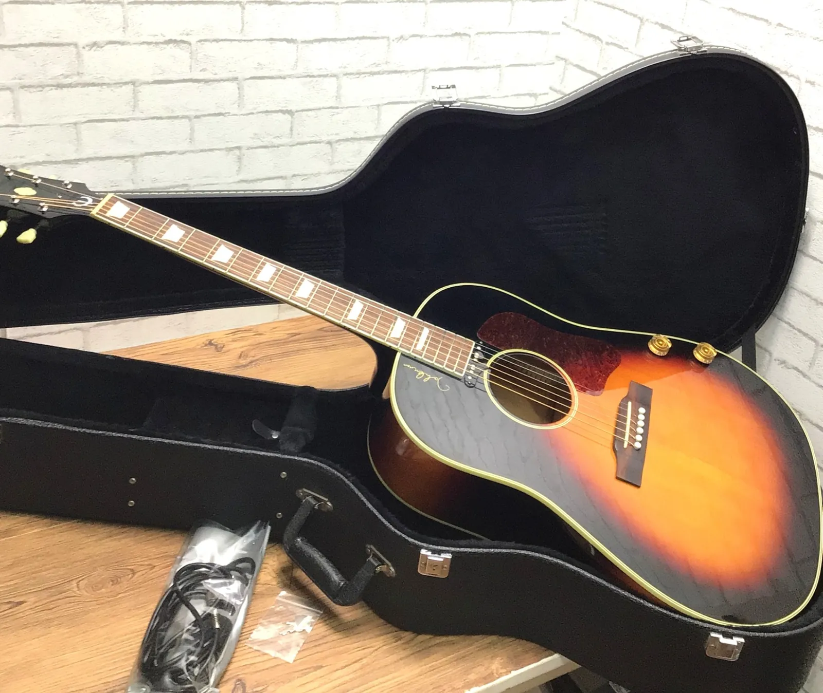 GIBSON J-160e 96年製ジャンク扱い GIBSON J-160e 96年製ジャンク扱い - メルカリ