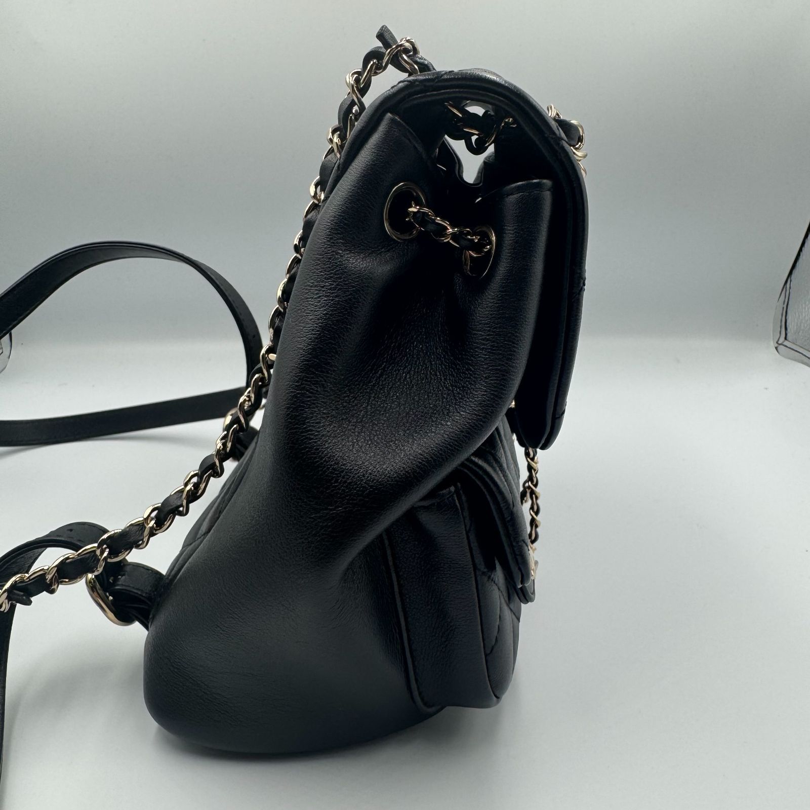 CHANEL チェーンバックパック マトラッセ ブラック ゴールド金具