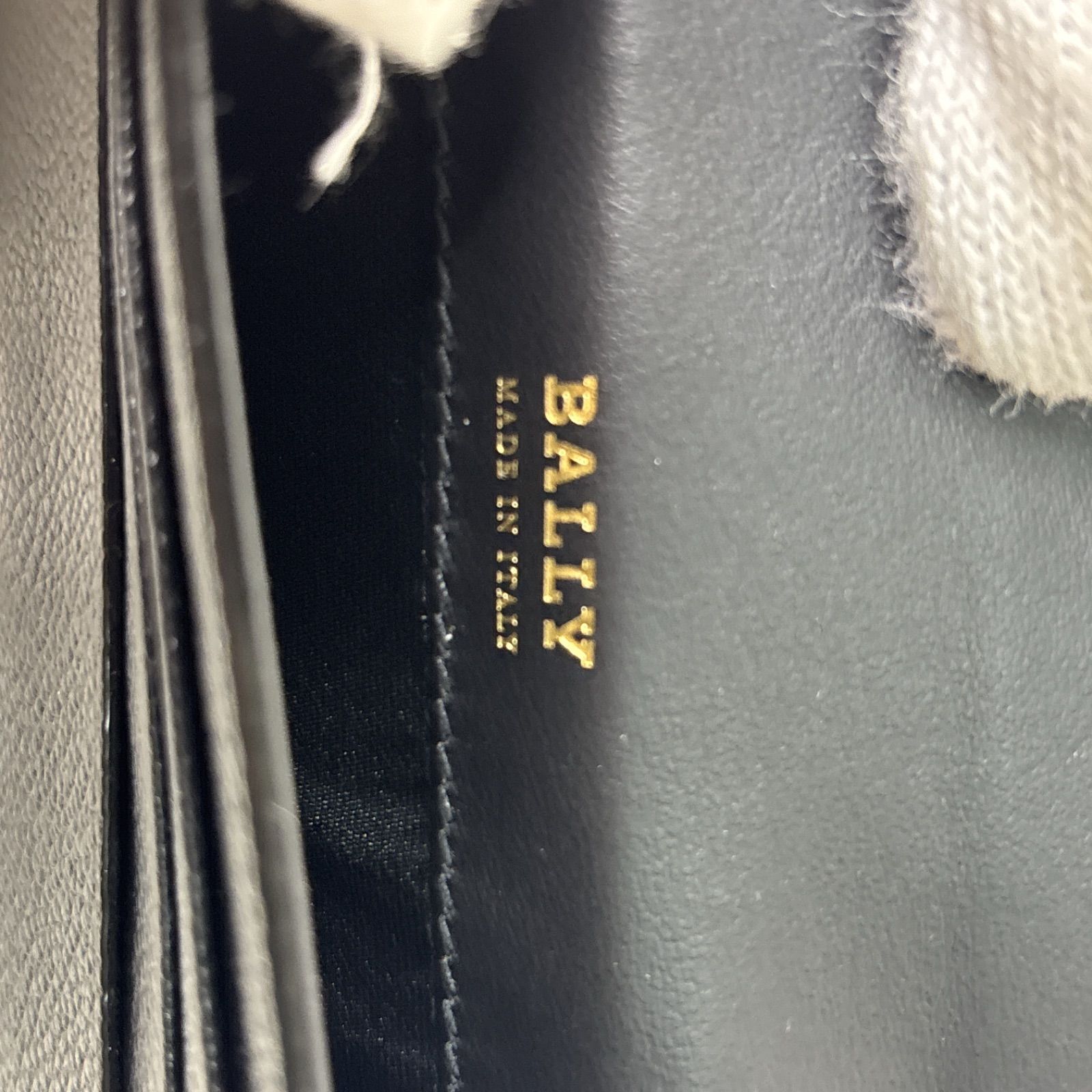 新品 BALLY 黒レザー 名刺入れ カードケース ゴールド金具 チェーン 