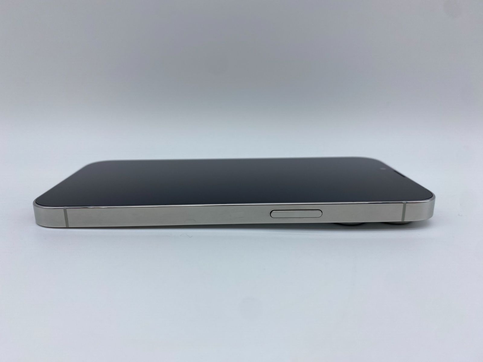 008★美品★iPhone13 Pro 256GB/新品純正バッテリー100% ☆美品☆iPhone13 Pro 256GB シルバー/シムフリー/新品純正